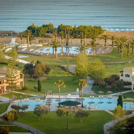 ホテル Grecotel Luxme Costa Botanica アカラヴィ